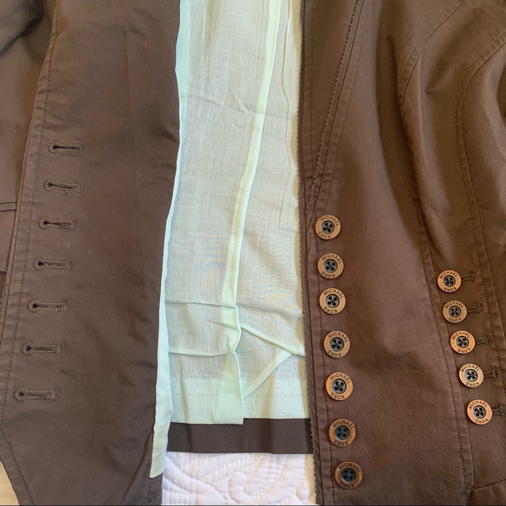 Vintage Michael Kors Brown Blazer with 3/4 sleeves & unique button detail Size 6 - Picture 6 of 11